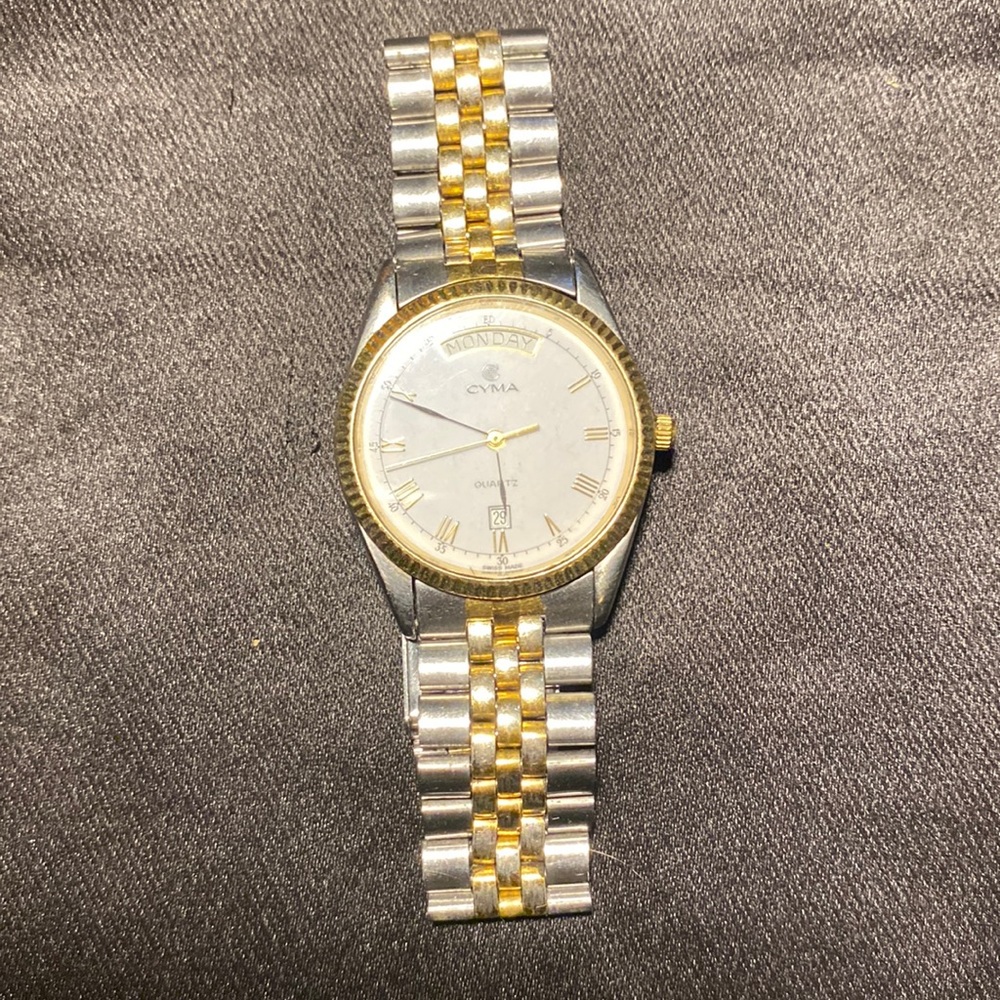 1960’s 14K gold bezel Swiss Made CYMA Quartz DAY/DATE works perfect